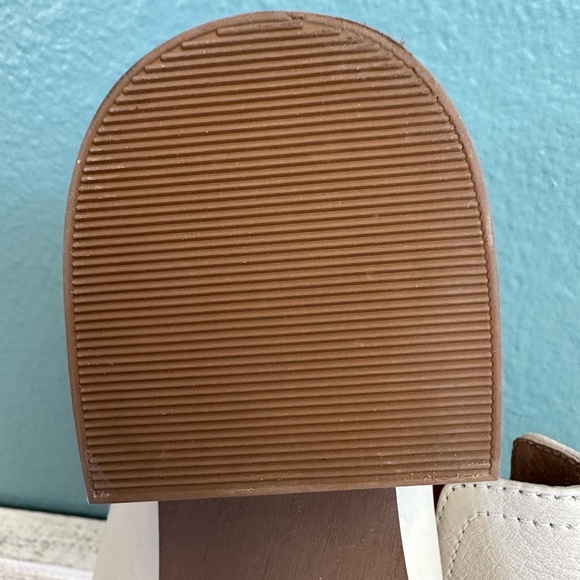 Sechelles booties, size 7 - Picture 2 of 5